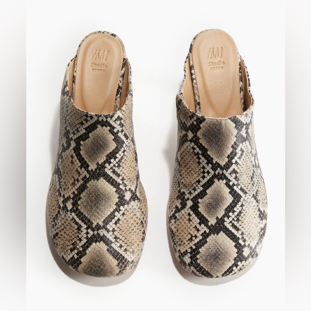 Snakeskin print heeled genuine leather mules